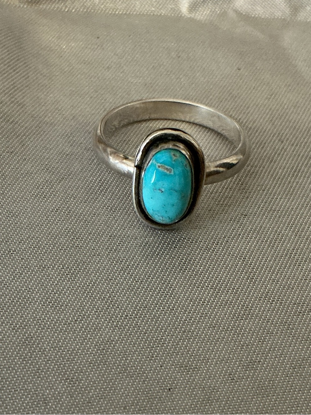 Sterling Silver Turquoise Oval Ring - Bright Turquoise